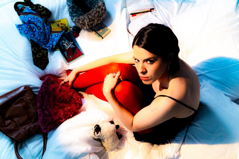 Filha de Chico Science estreia carreira solo com nova música: ‘É o começo da minha viagem’