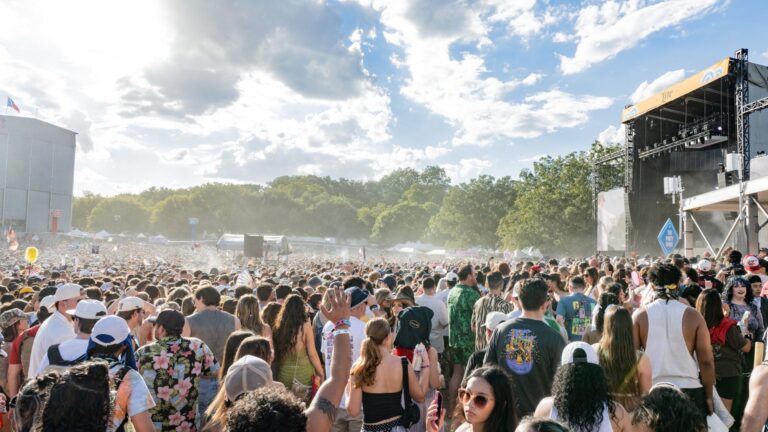 Pesquisa revela: 70% das pessoas preferem shows ao vivo a fazer sexo