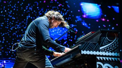 Após passagens pelo Rock in Rio, Glaucio Cristelo leva o seu piano rock ao Teatro Liberdade