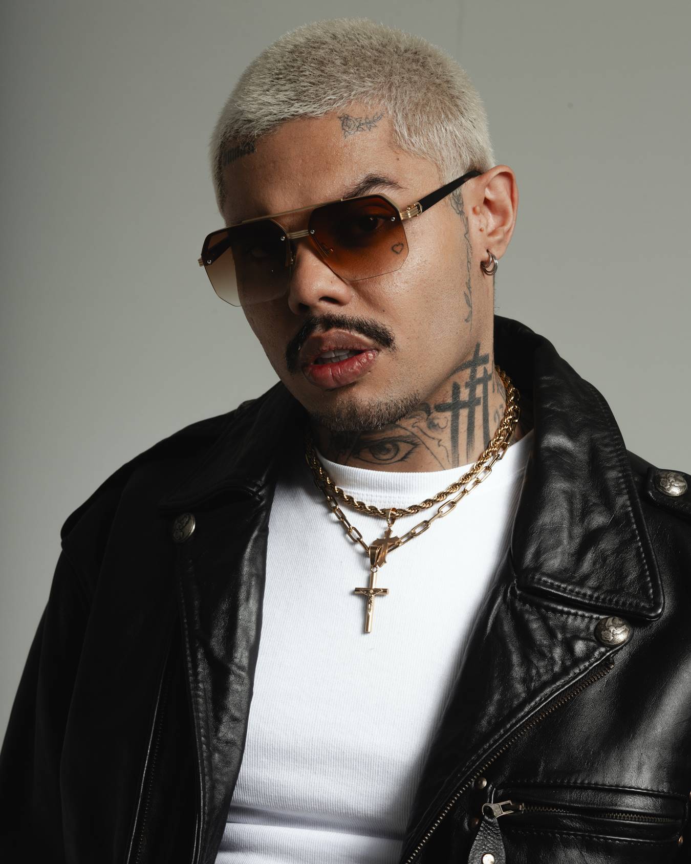 MC Lan em foto promocional de 'V3NOM' (Foto: divulgação)