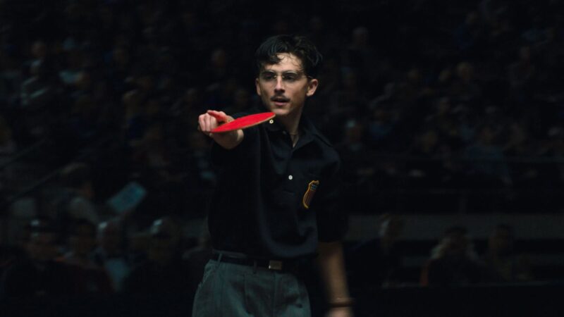 Timothée Chalamet como Marty Mauser no filme Marty Supreme (Foto: Divulgação)