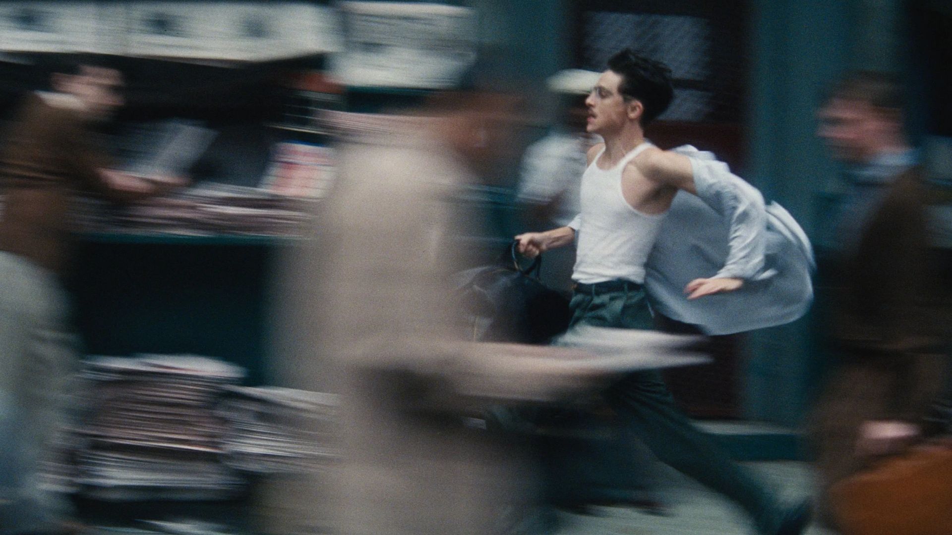 Timothée Chalamet como Marty Mauser no filme Marty Supreme (Foto: Divulgação)