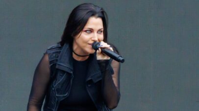 Amy Lee durante show com o Evanescence em 2025 (Foto: Dave Simpson / WireImage via Getty Images)