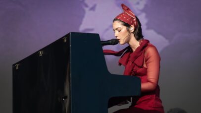 Gracie Abrams detona o ‘narcisismo venenoso e vil’ de Donald Trump após a morte de Rob Reiner