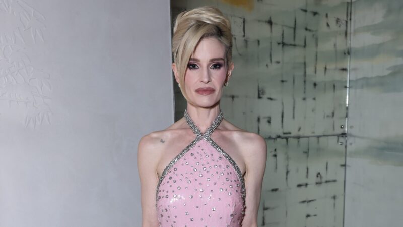 Kelly Osbourne em novembro de 2025 (Foto: Max Cisotti / Dave Benett / Getty Images for Rebecca Vallance)