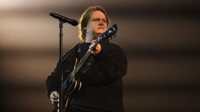 Lewis Capaldi diz que voltará a trabalhar em música nova em janeiro