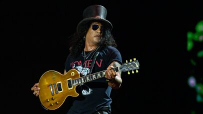 Slash faz o impensável e toca música do Nirvana — com Bruno Mars cantando [VÍDEO]