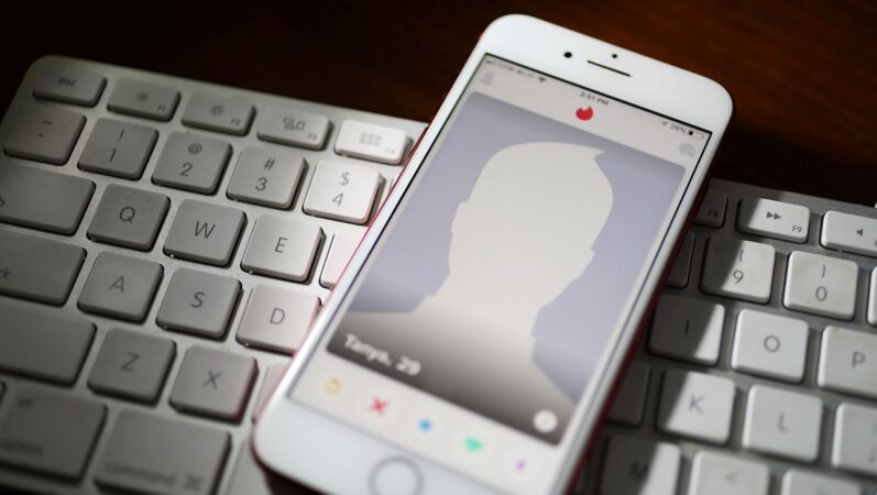 Ilustração do app de relacionamento Tinder