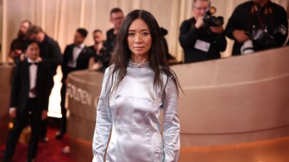 Chloé Zhao é a primeira diretora a vencer duas vezes o Globo de Ouro de Melhor Filme de Drama