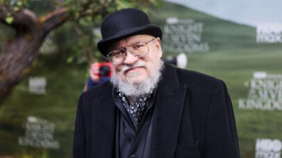 George R.R. Martin admite dificuldade para concluir ‘Os Ventos do Inverno’ e garante final diferente de ‘Game of Thrones’