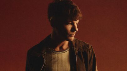 Louis Tomlinson: “Estou me perguntando ‘como cheguei até aqui?’ o tempo todo”