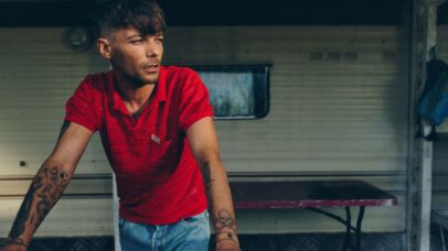 Louis Tomlinson tem certeza do seu som, mas não de muito mais, no terceiro álbum