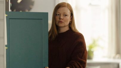Onde assistir a ‘All Her Fault’, série que rendeu o Critics Choice Awards a Sarah Snook?