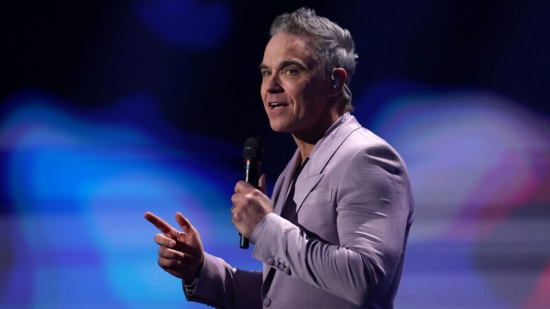 Robbie Williams quer superar recorde dos Beatles no Reino Unido_2250172392