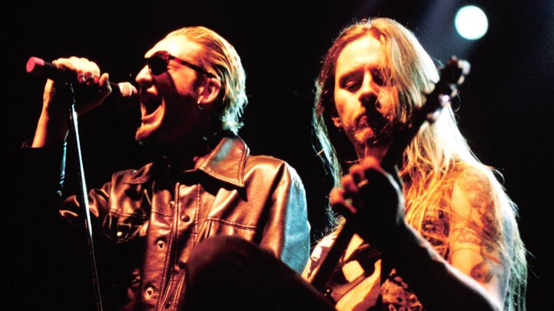 Layne Staley e Jerry Cantrell do Alice in Chains em 1993 (Foto: Tim Mosenfelder / Getty Images)