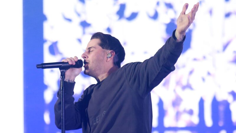 M. Shadows, vocalista do Avenged Sevenfold, em 2026 (Foto: Gladys Vega / Getty Images)