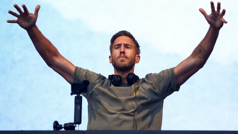 Calvin Harris Anuncia Retorno ao Brasil com Show Gratuito em Bloco de Carnaval Paulistano