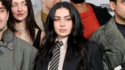 ‘A espinha dorsal de Brat’ — Charli XCX lança ‘The Moment’ em Sundance