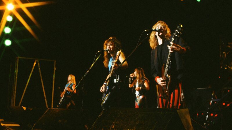 Iron Maiden em 1982 (E-D) Dave Murray (guitarra), Steve Harris (baixo), Bruce Dickinson (vocal), Adrian Stmith (guitarra) (Foto: Koh Hasebe / Shinko Music / Getty Images)