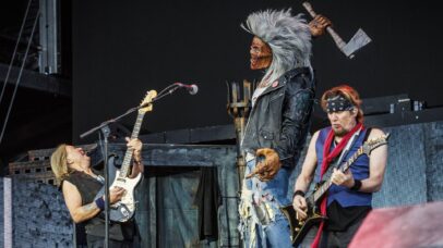 Iron Maiden acabaria se Nicko McBrain seguisse na banda, diz Adrian Smith