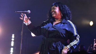 Jill Scott apresenta primeiro álbum em mais de dez anos com novo single ‘Beautiful People’