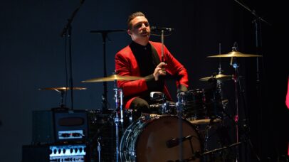 Baterista do Arctic Monkeys diz que banda ‘sempre fará’ música