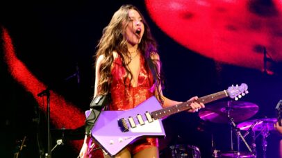 O modelo de guitarra que permite ‘ter seios’ ao tocar, segundo Olivia Rodrigo