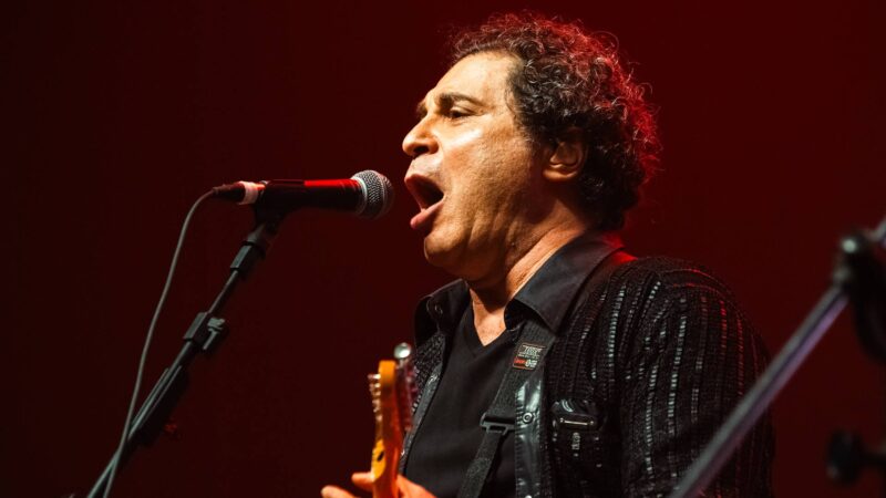 O vocalista e guitarrista Roberto Frejat em 2025 (Foto: Ellen Artie @ellenartie para Rolling Stone Brasil)