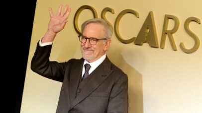 A resposta hilária de Steven Spielberg sobre ser mais citado que Deus em discursos do Oscar