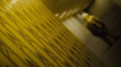 ‘Backrooms’, terror inspirado em viral do YouTube, ganha primeiro teaser; assista