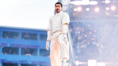 Bad Bunny chega ao topo da Billboard Hot 100 com ‘DtMF’ após show no Super Bowl