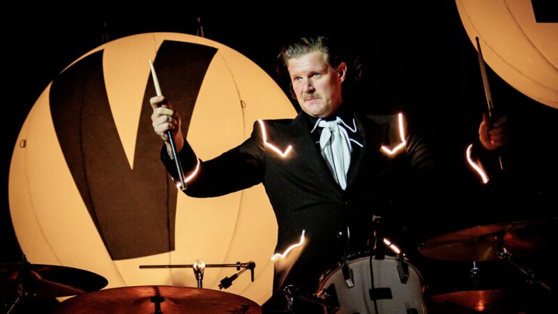 Chris Dangerous (Christian Grahn), do The Hives, em apresentação em outubro (Foto: Sergione Infuso/Corbis via Getty Images)