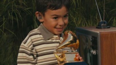 Liam Ramos? Quem era o garoto que recebeu o Grammy de Bad Bunny no Super Bowl