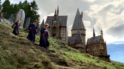 Novas imagens de série de ‘Harry Potter’ revelam detalhes de Hogwarts