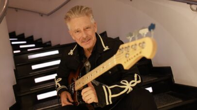 A jovem banda de rock que está salvando a música, segundo Adam Clayton (U2)