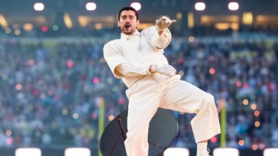 Bad Bunny faz história no Super Bowl com orgulho porto-riquenho, Ricky Martin e Lady Gaga