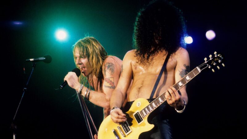 Axl Rose e Slash durante show do Guns N' Roses no Rock in Rio 1991 (Foto: Ke.Mazur / WireImage via Getty)