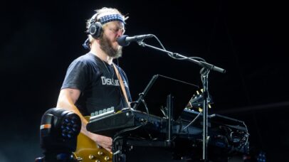 Bon Iver anuncia ‘Volumes’, série de arquivos com álbum ao vivo inédito