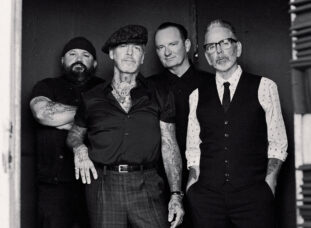 Mike Ness do Social Distortion sobre vencer o câncer, novo álbum e aprender a amar o Oasis