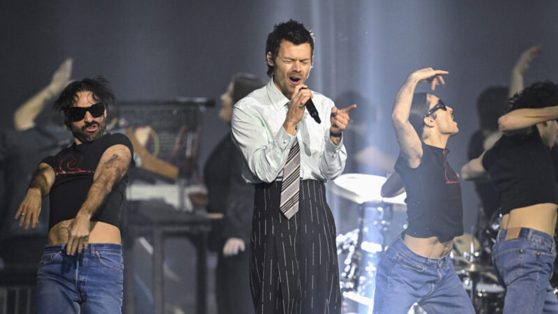 Harry Styles em performance no BRIT Awards 2026