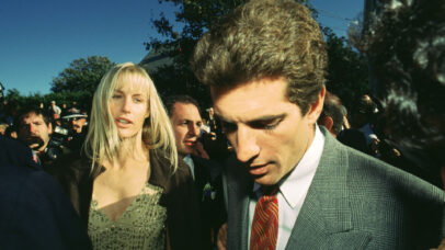 Daryl Hannah e John F. Kennedy Jr. em 1993