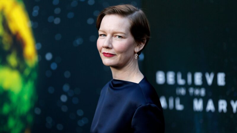 Sandra Hüller com a Rolling Stone Brasil sobre 'Devoradores de Estrelas' (Foto: Dominik Bindl/FilmMagic)