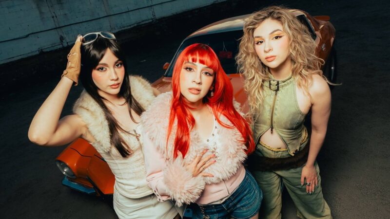 The Warning em 2026 (E-D): Alejandra, Paulina e Daniela Villarreal Vélez (Foto: Mario Chavez @mariochstudio)