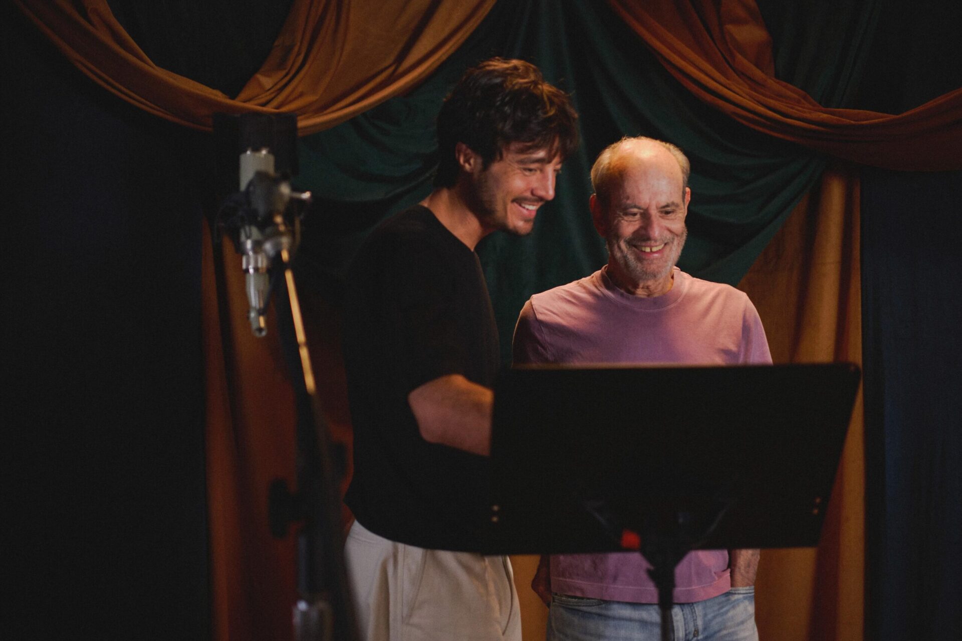 Tiago Iorc e Ney Matogrosso