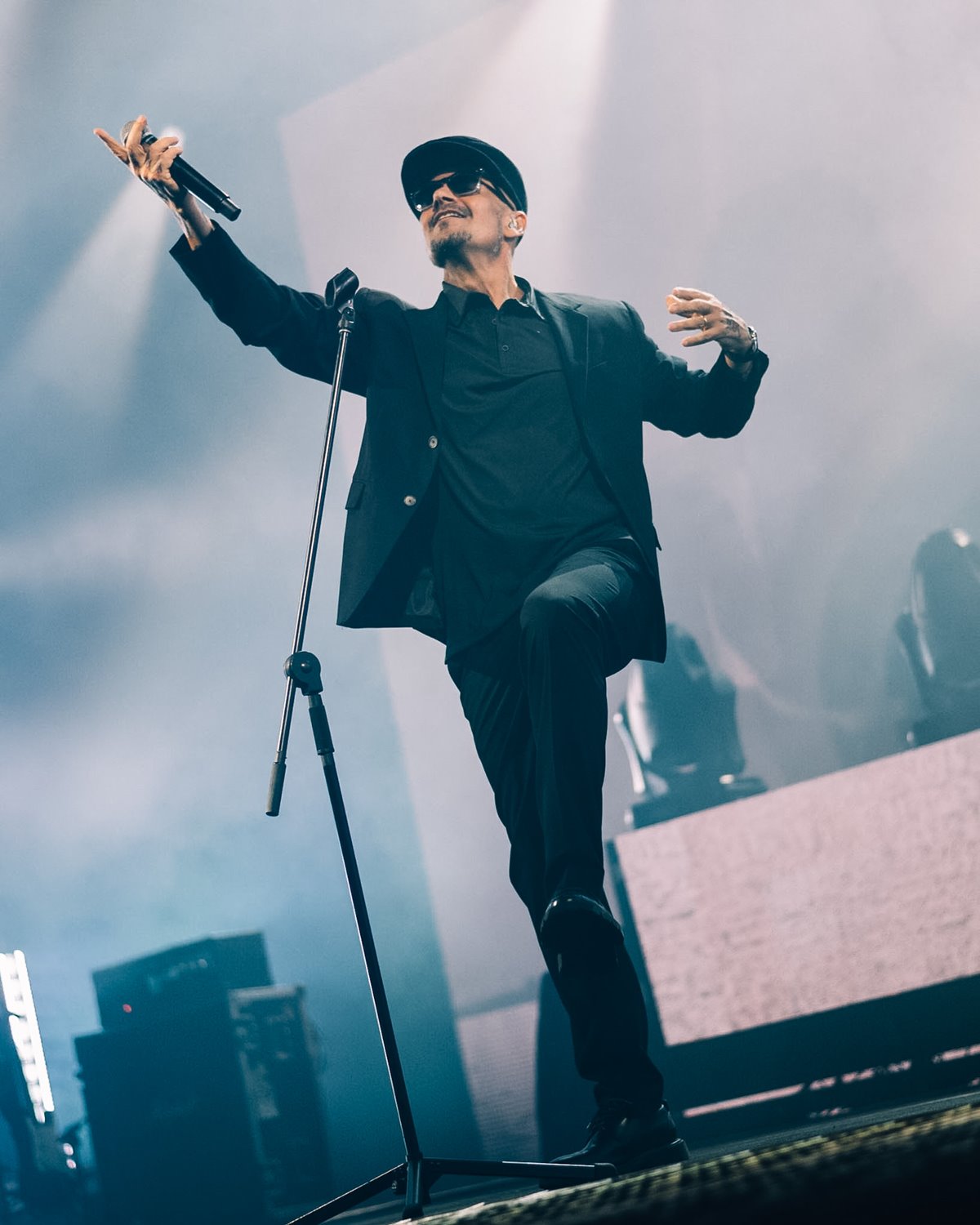 Sérgio Britto durante show dos Titãs em 2026 (Foto: Ellen Artie @ellenartie para Rolling Stone Brasil)