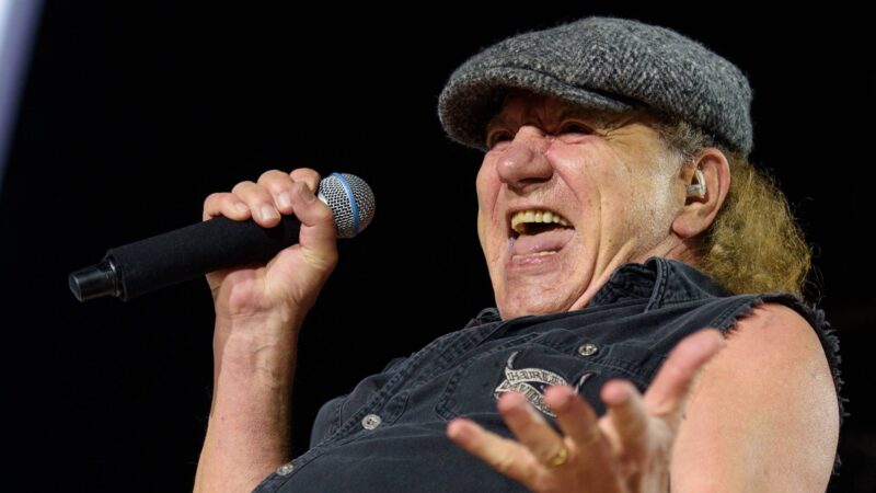 Brian Johnson, vocalista do AC/DC, ao vivo em São Paulo, 2026 (Foto: Leca Suzuki @lecasuzukiphoto para Rolling Stone Brasil)