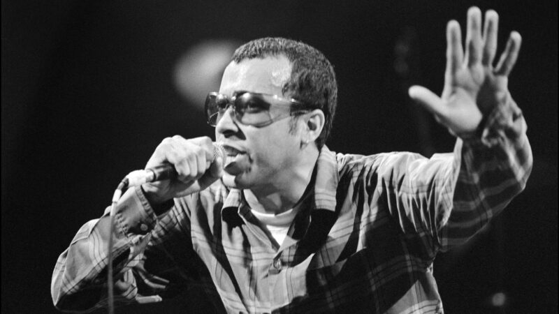 Chico Science em 1996 (Foto: David Corio / Redferns via Getty)