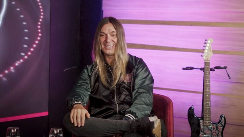 O vocalista Edu Falaschi nos estúdios da Rolling Stone Brasil (Foto: Rolling Stone Brasil)