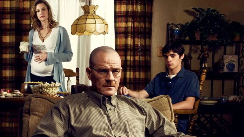 Walter White (Bryan Cranston), Skyler White (Anna Gunn) e seu filho em 'Breaking Bad'