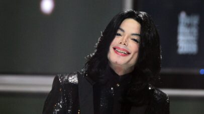 Diretor de ‘Leaving Neverland’ critica ‘Michael’ e dispara contra astro: ‘Era pior que Jeffrey Epstein’
